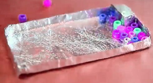 molde papel aluminio capinha micangas celular