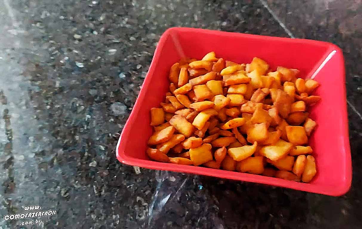 Aprenda passo a passo como fazer salgadinho torcida caseiro receita