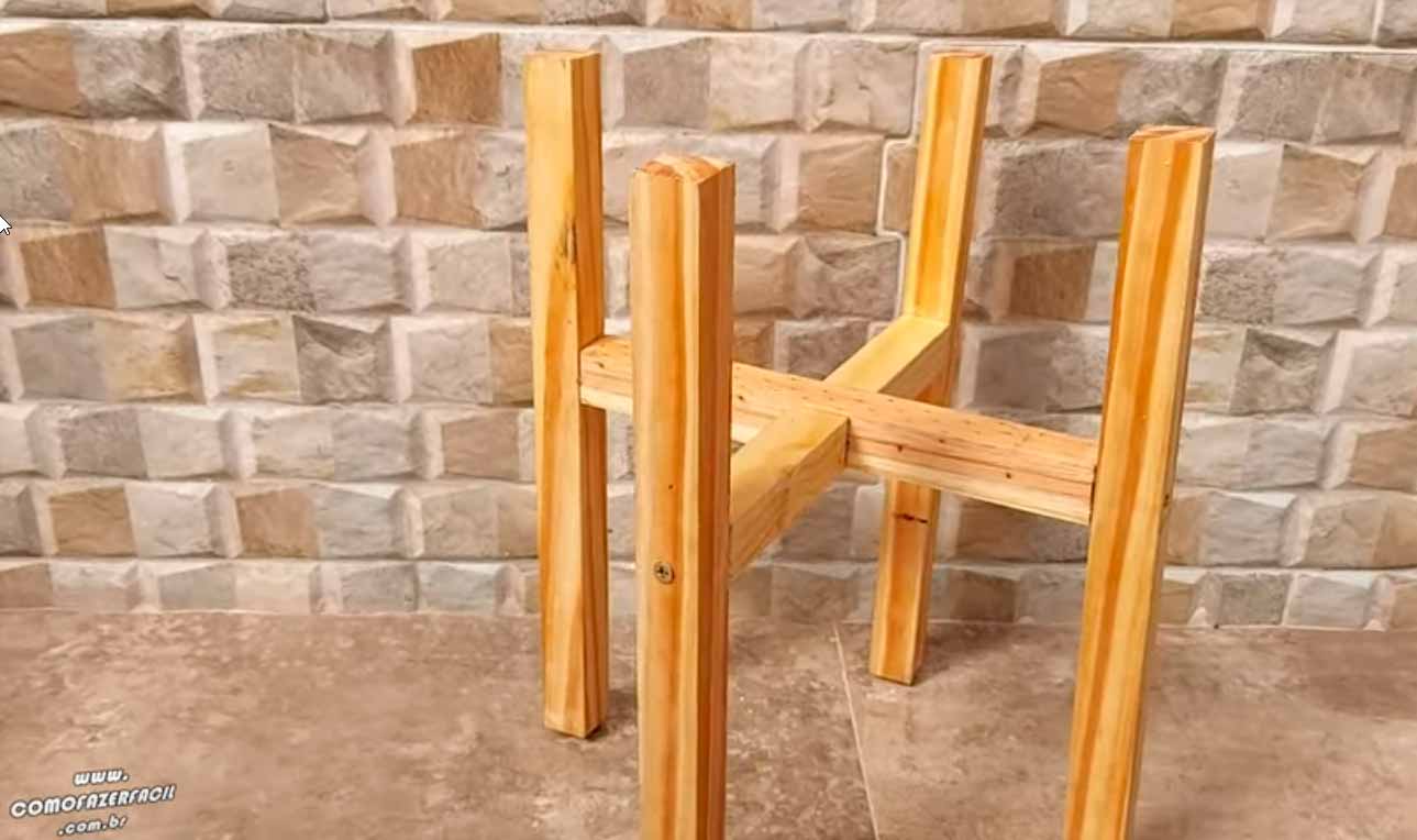 Como fazer suporte de madeira moderno para vasos ou cachepot decoração.