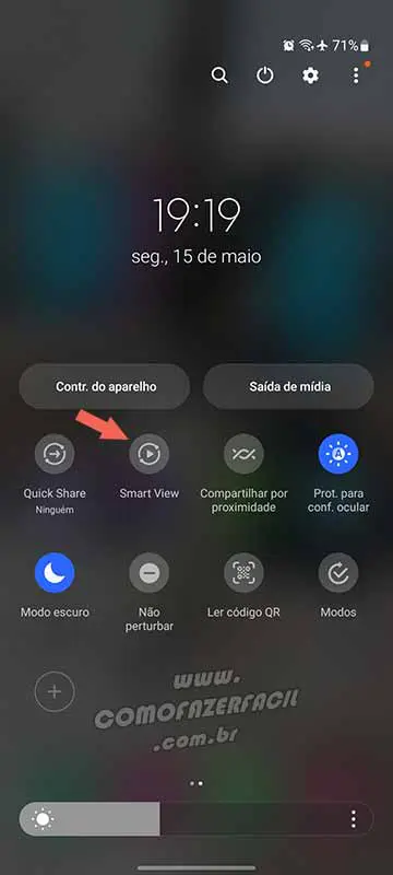 Utilizando o Smart View de celulares Samsung para transmitir a tela do celular no computador.